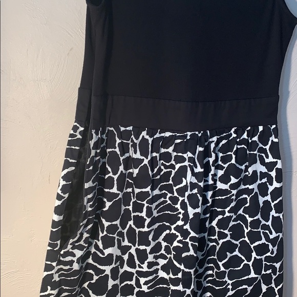 Emmelee Dress Small - Picture 5 of 7